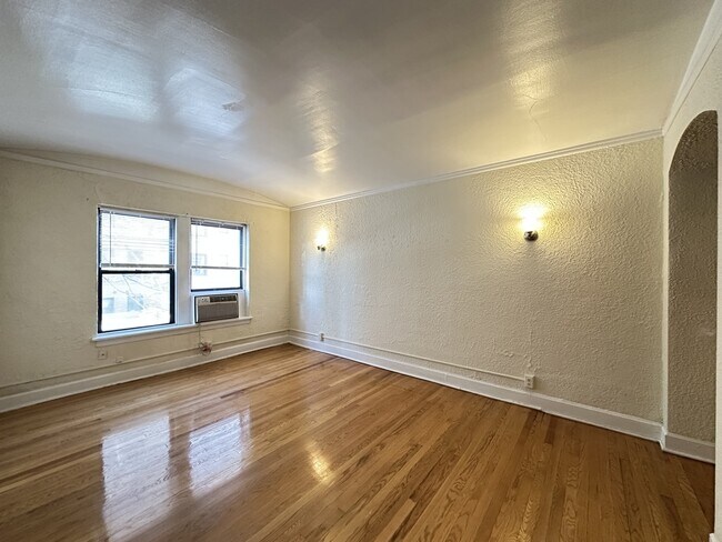 Photo - 566 W Arlington Pl Unit A04W