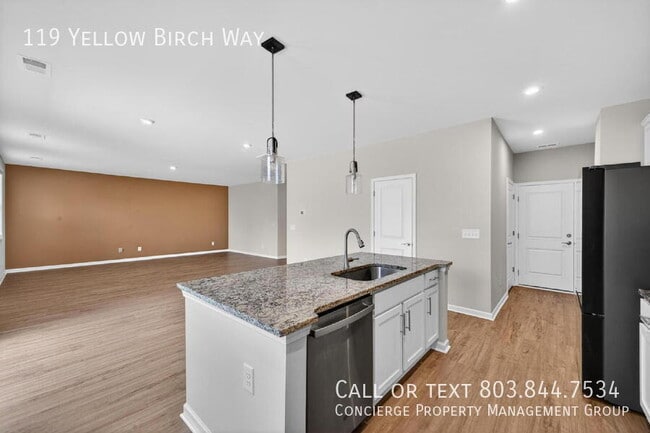 Photo - 119 Yellow Birch Wy