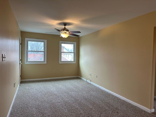 Photo - 10 E Front St Unit H