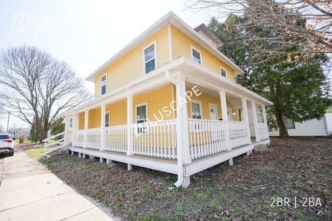 Photo - 2225 Broad St