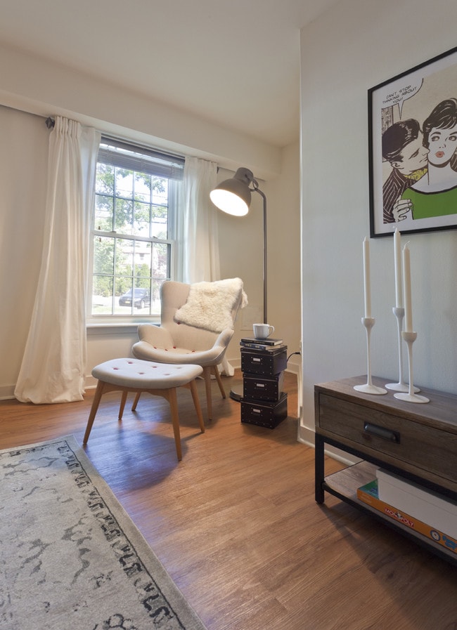 Suelo de tablones con textura de madera granulada - Sharples Works