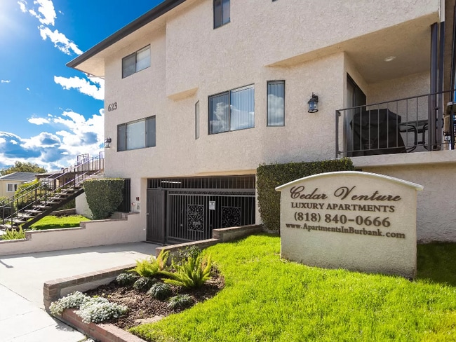 Photo - 623 E Cedar Ave