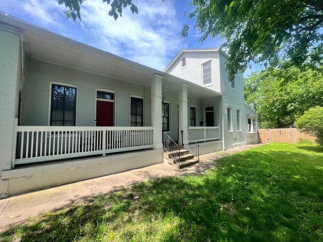 Photo - 1327 E Washington St Unit 1327-2