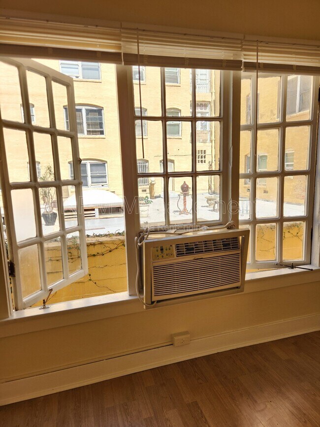 Photo - 1825 Ivar Ave Unit 209