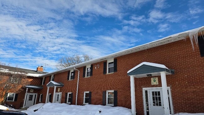 Building Photo - 5 Arrowhead Dr Unit 48