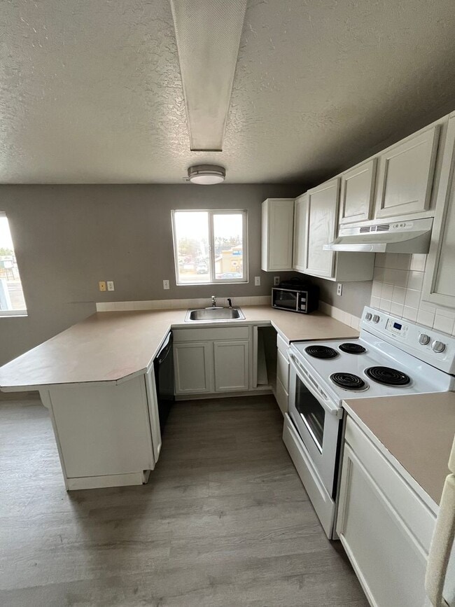 997 Main St Unit J