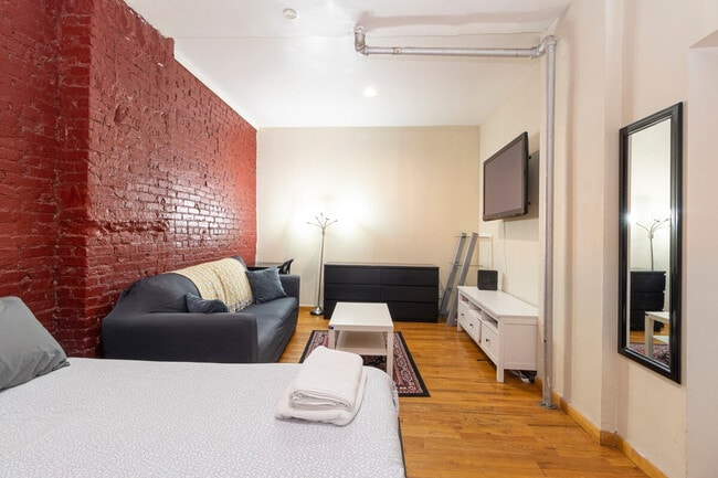 Photo - 329 E 94th St Unidad ID1032023P