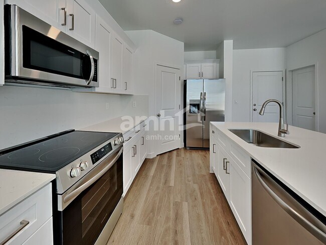 Photo - 12615 W Flynn Ln