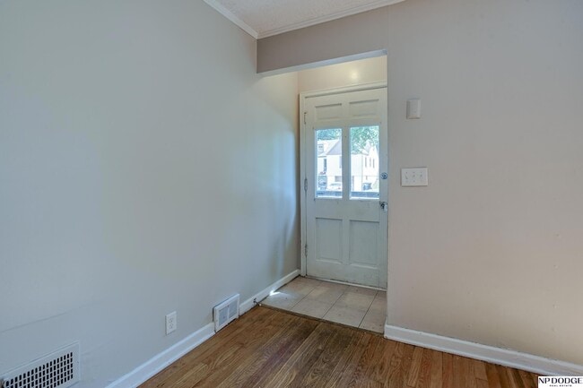 Photo - 5220 Mason St