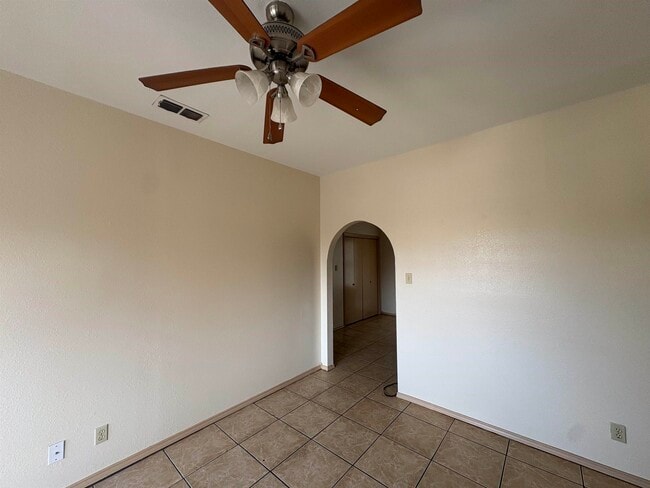 Photo - 4419 Springfield Ave Unit 202