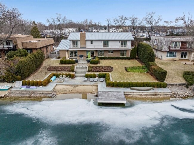 Photo - 2076 Valley Lo Ln