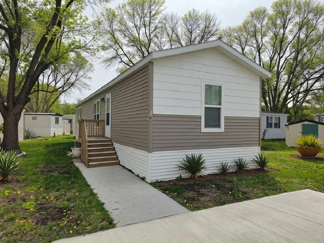Building Photo - 136 Lynn Ln