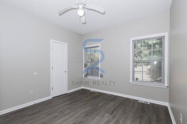 Photo - 2171 Wilson Ave NW