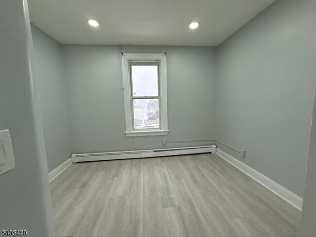 Photo - 437 Morrissee Ave