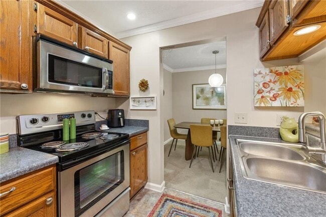 Photo - 525 Warm Springs Cir