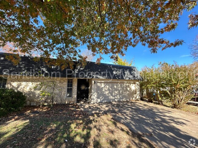 Building Photo - For Lease | South Tulsa Duplex | $1500 Rent Rental