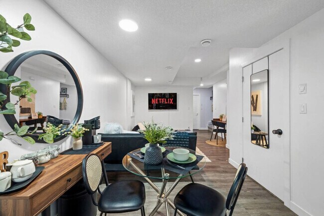 Photo - 10751-10792 92 St NW Unit SI ID1308634P
