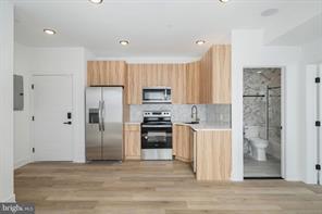 Building Photo - 2000 N Front St