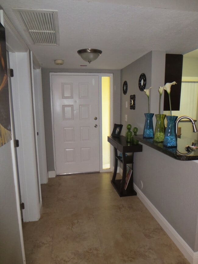 Photo - 2811 N Oakland Forest Dr Unit 106