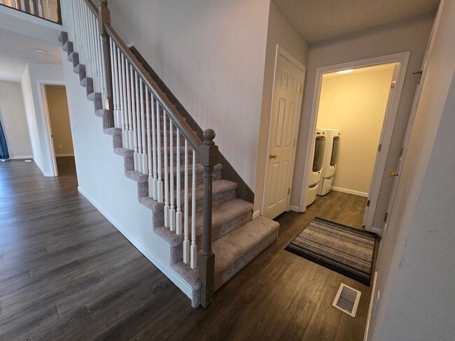 Photo - Spacious 4 Bedroom Duplex in North Normal ...