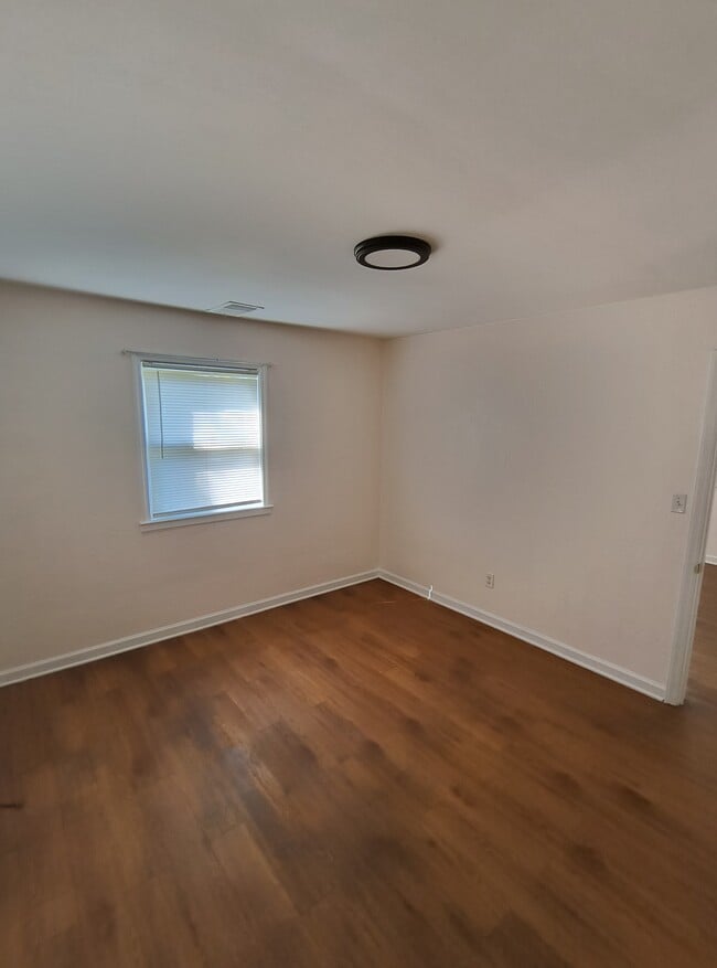 Living Room - 2023 S Harris Ave Unit 2023