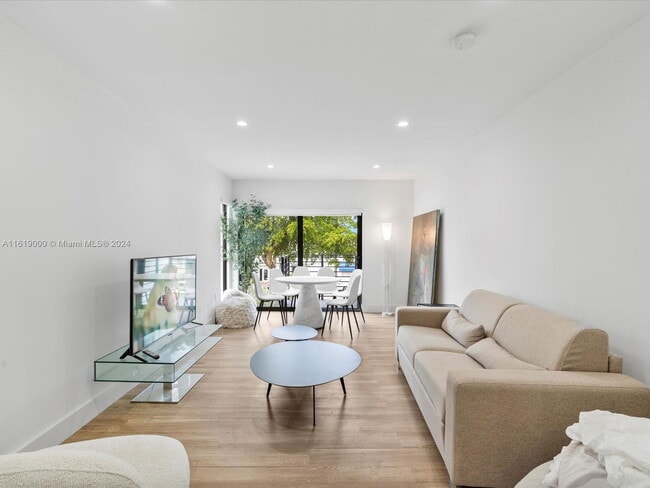 Photo - 1134 71st St