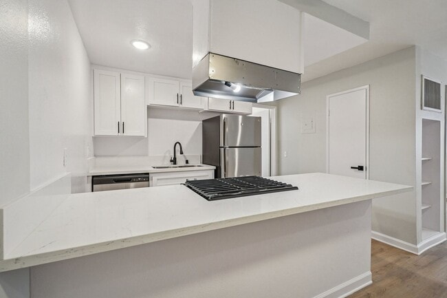 Photo - 420 Windsor Rd