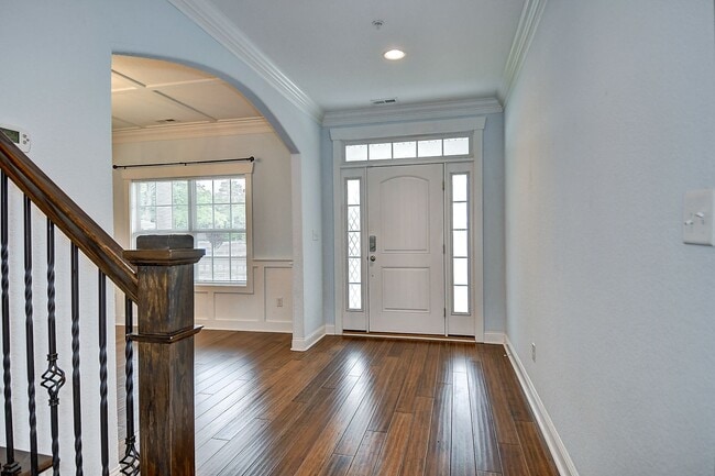 Photo - MOVE IN READY! GORGEOUS HOME IN CHESAPEAKE!