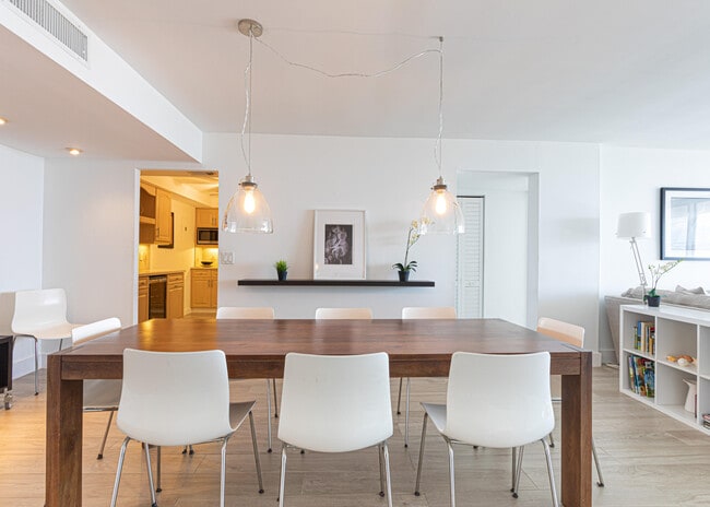 Building Photo - 3546 S Ocean Blvd Unit 818 Rental