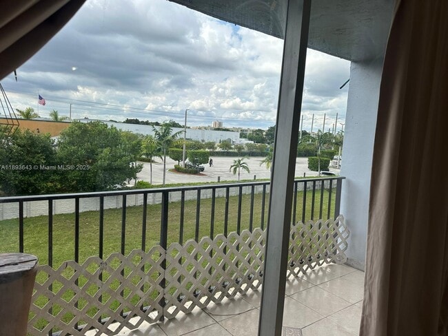 Photo - 8801 W Flagler St Unidad 303