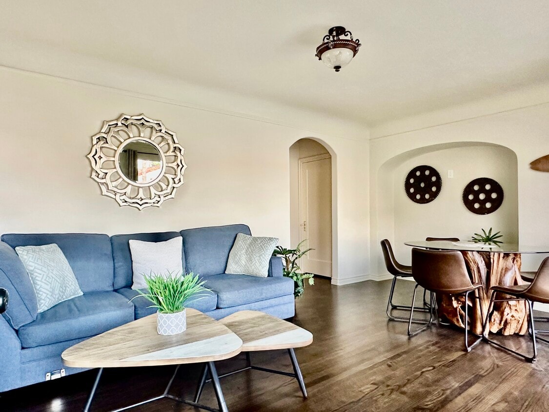 Photo - 211 Corona Ave (Long Beach, CA)
