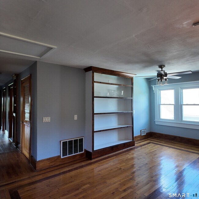 Photo - 553 Townsend Ave Unit 3rd Floor