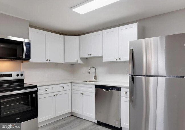 Building Photo - 28 Allegheny Ave Unit 2502 Rental