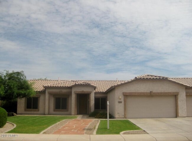 Building Photo - 1042 E Canyon Way