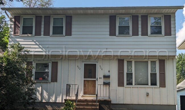 Building Photo - 920 F Ave NW Rental