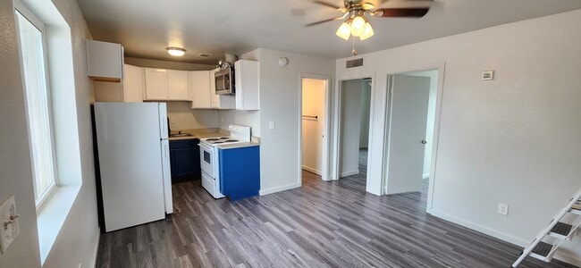 Photo - 208 W Hamilton Ave Apartments Unit 2