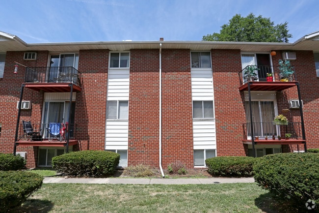 Photo - Camillus Villager Apartments