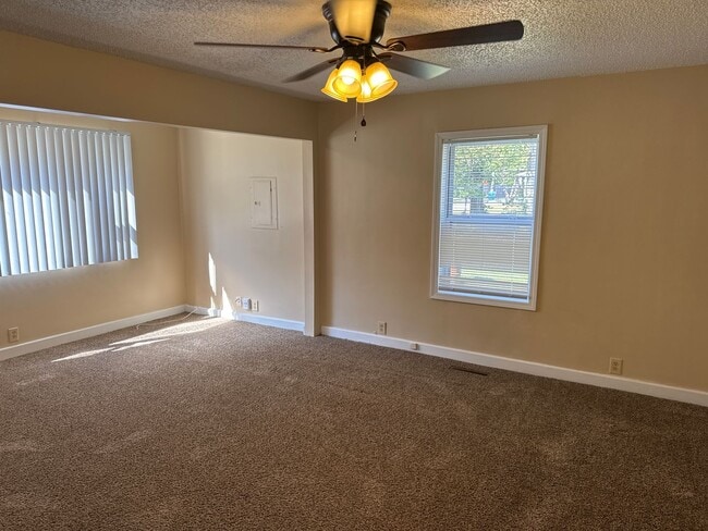 Photo - 3 Bedroom 2 Bath in Republic!  $1195