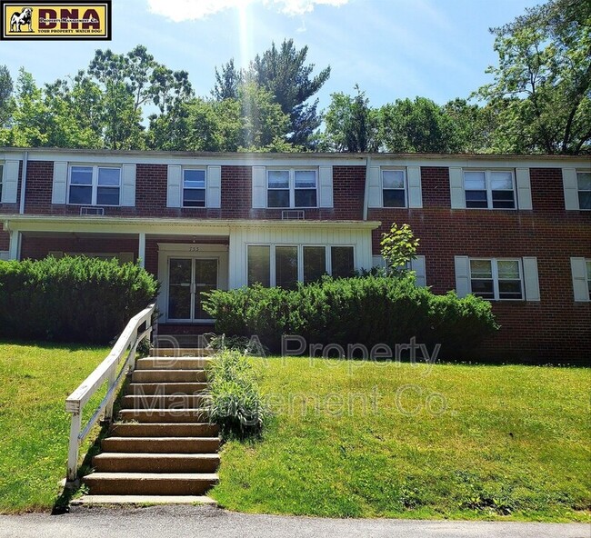 Photo - 733 Clermont Ave Unidad #3-202 Rental