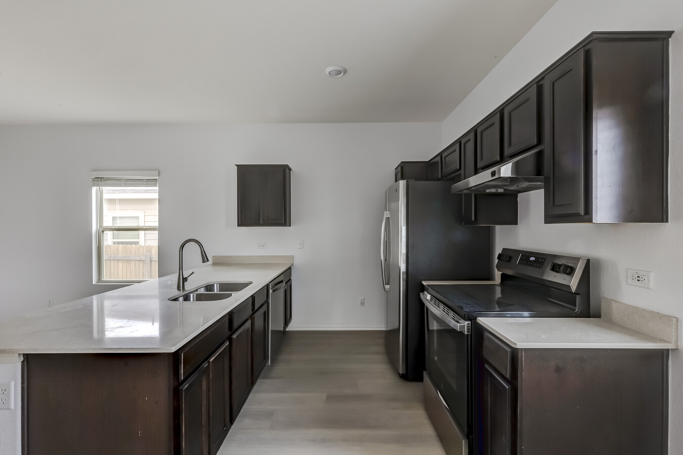 Photo - 772 Circle Wy