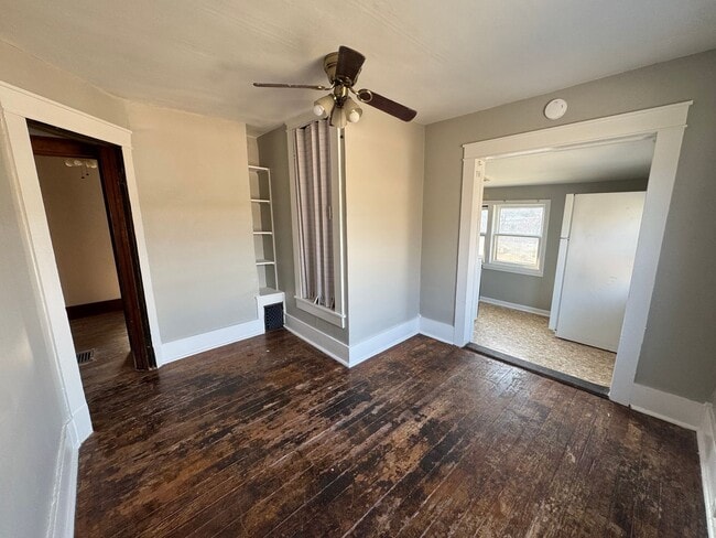 Photo - 108 S College St Unidad B