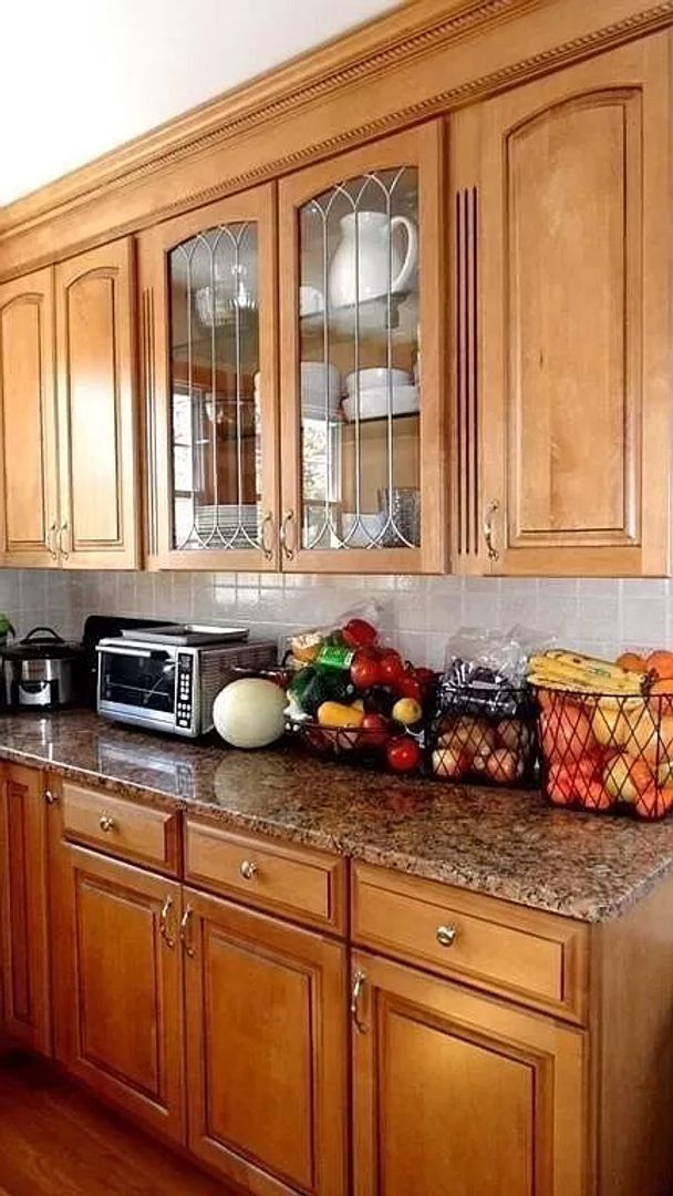 Photo - SFH Brick Colonial beauty!