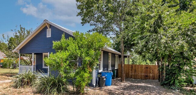 Photo - Timeless 2 Bedroom, 2 Bath Home in Downtow...