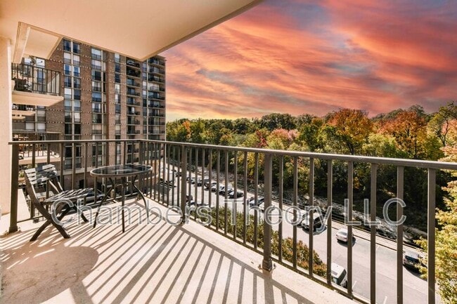 Building Photo - 4600 S Four Mile Run Dr Unit 414