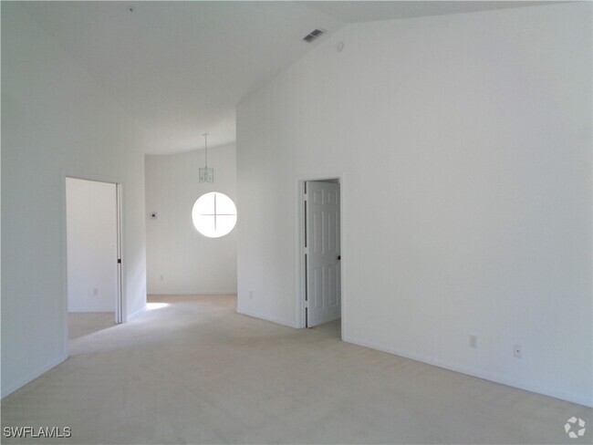 Building Photo - 85 Silver Oaks Cir Unit 6204 Rental