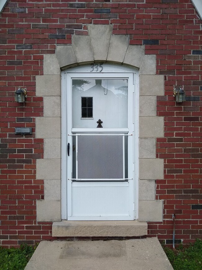 335 S Eagleson Ave Unit 1