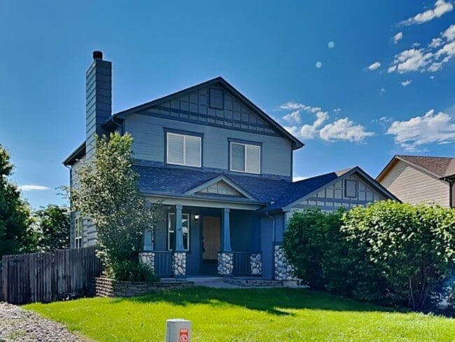Building Photo - Single family home w/ 4 bedrooms, 3.5 baths, finished walkout basement!