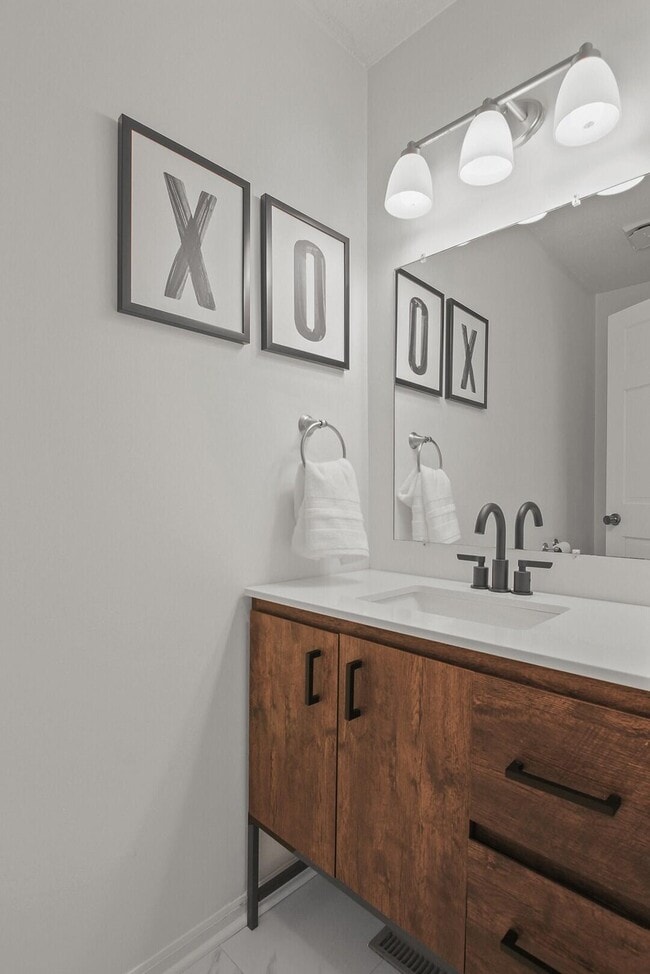 Photo - 2804 Melody Ln