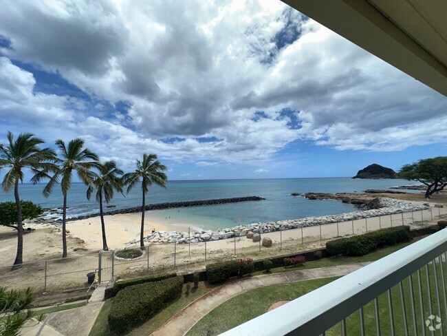 Building Photo - Makaha Surfside One Bedroom A building $16... Rental