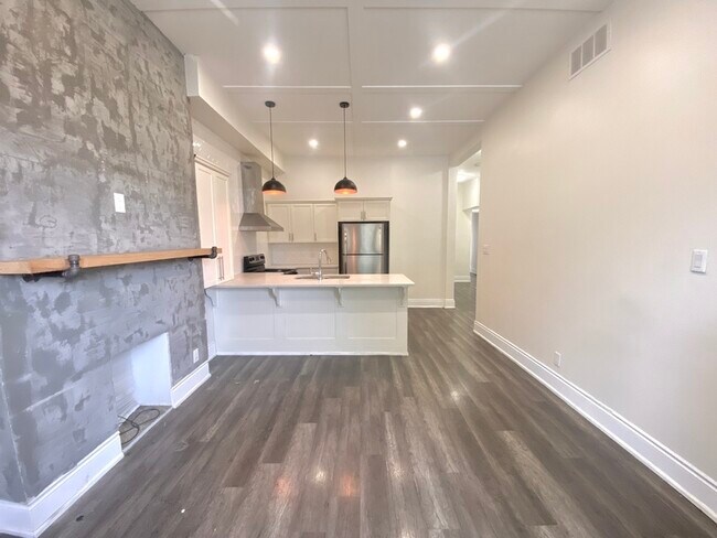 Photo - 85 Victoria Ave N Unit 1